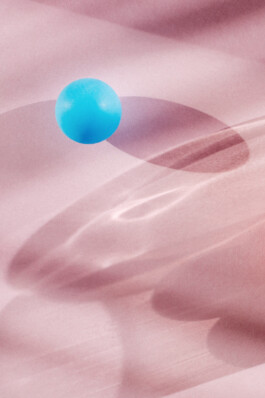  Karin Hackl Photos Still Life Photography balls in color natural light